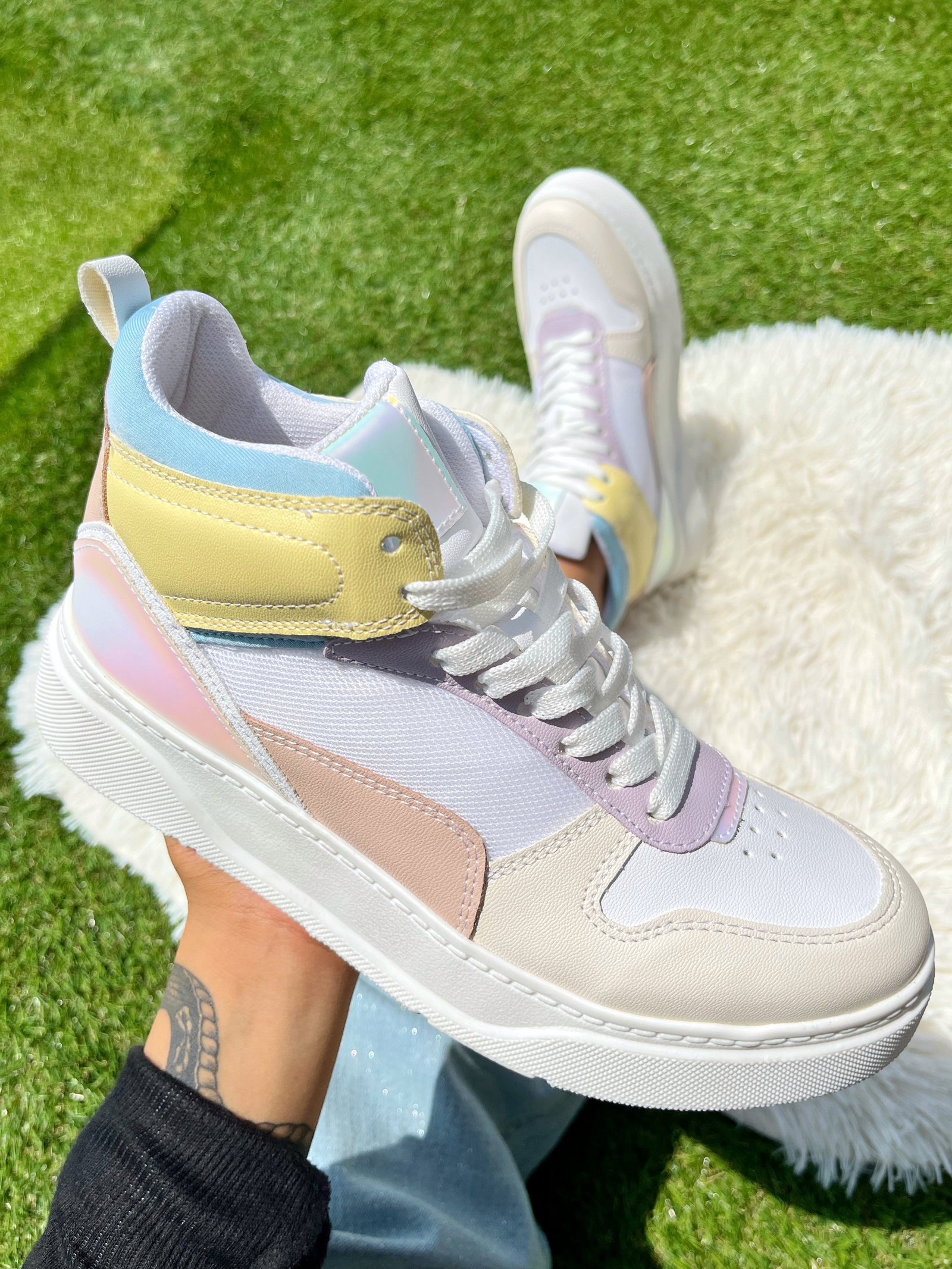 Charlotte Pastel
