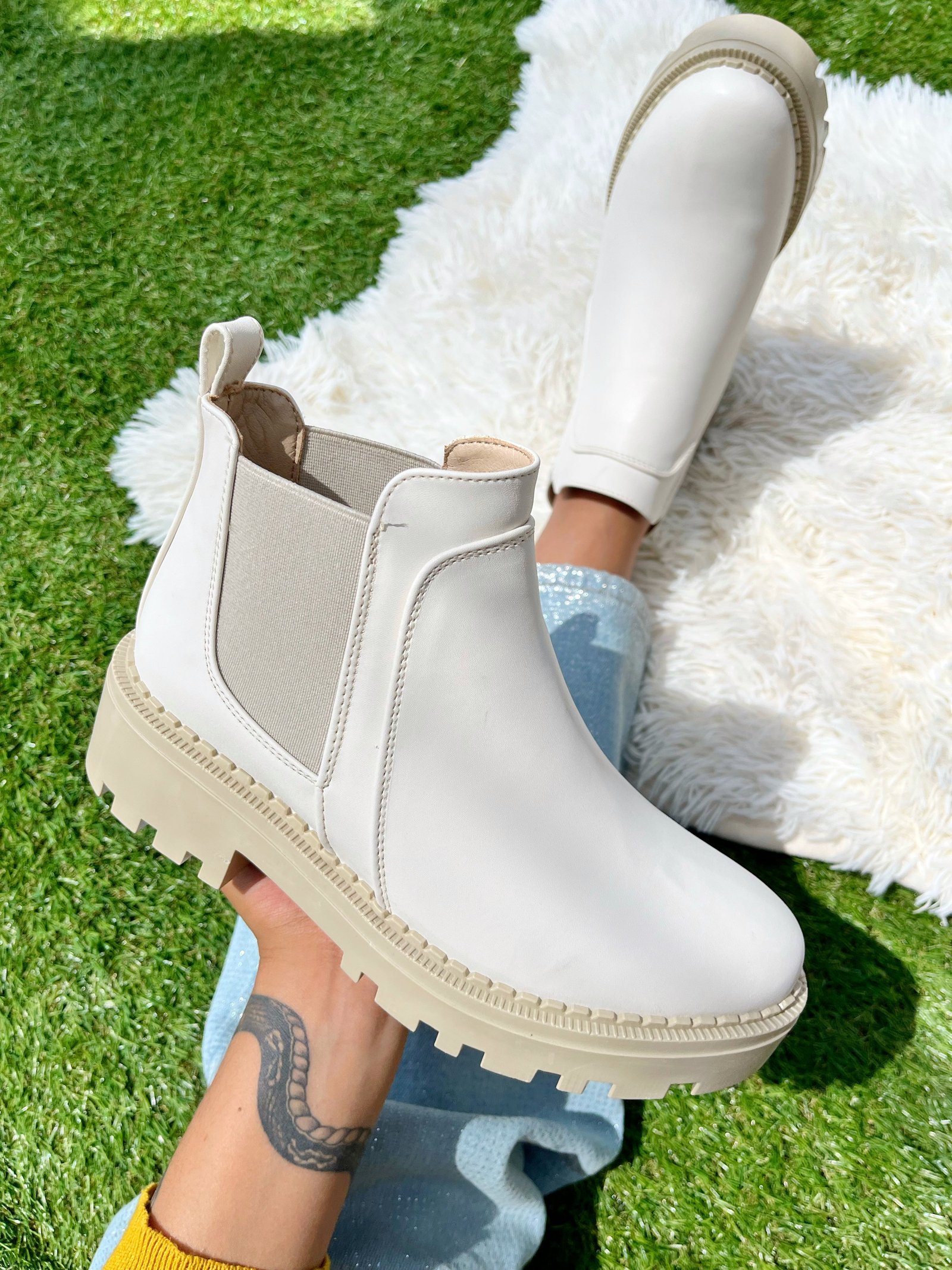 beige